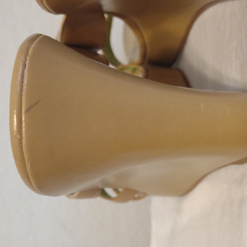 Gianni Bini wedged heel sandals. Beige in color, size 7 or 7.5M - Picture 4 of 12